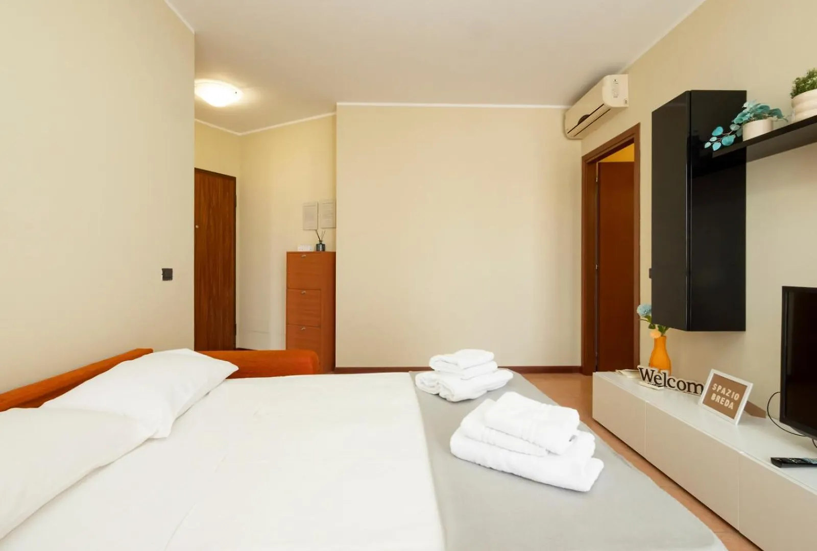 Spazio Breda - Free Garage, Metro M1, Balcony ميلان
