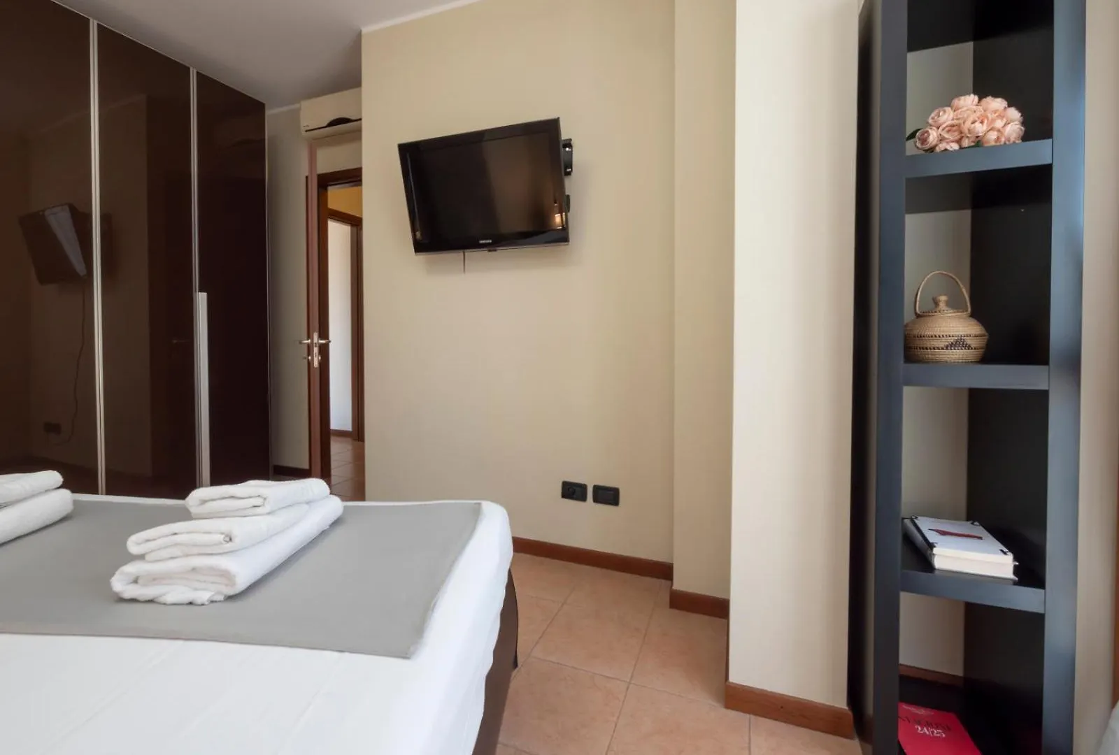 Spazio Breda - Free Garage, Metro M1, Balcony ميلان